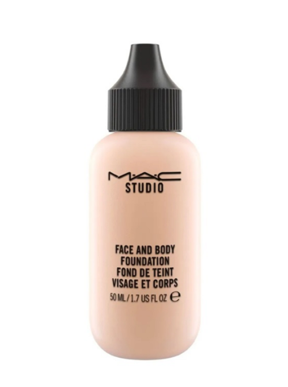 mac face and body je veoma lagan i prozračan puder.