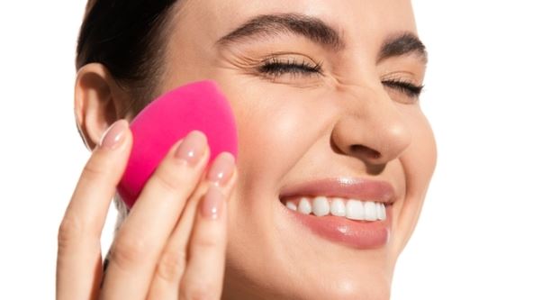 Puder za svaki dan koji ne mrda 24h sa lica