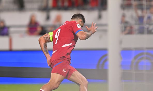 Aleksandar Mitrović slavi gol na Srbija Andora
