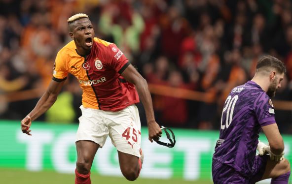 Viktor Osimen napadač Galatasaraja