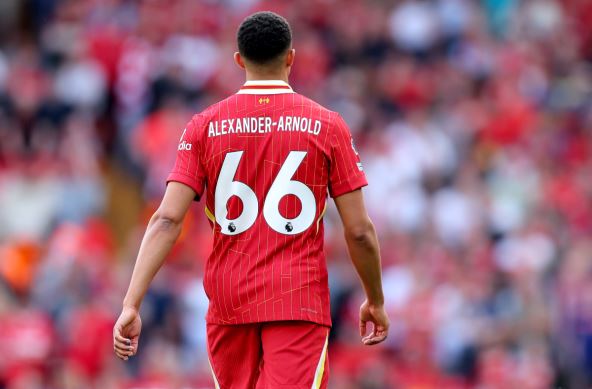 Trent Aleksander Arnold na oproštaju od Liverpulald(1).jpg