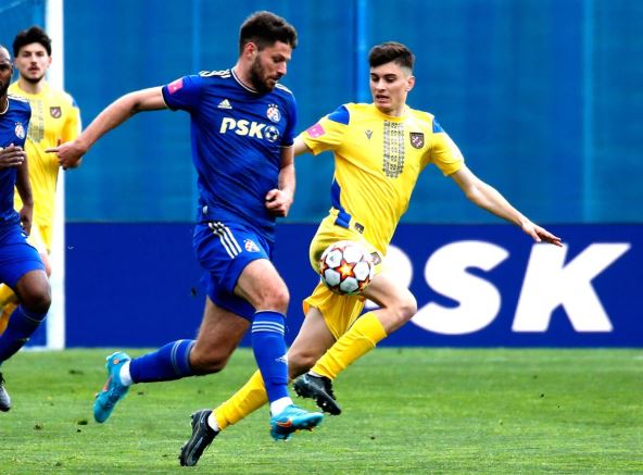 Veldin Hodža u dresu Ukrajine u Hrvatskom Dragovoljcu