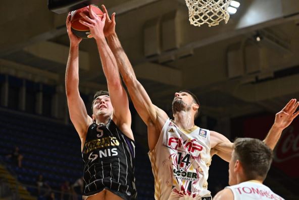 Nikola Gašić i Balša Koprivica duel na Partizan FMP