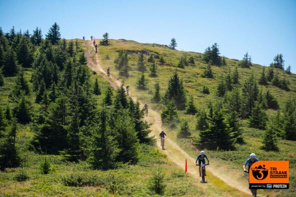 LiveProduction13StraneKopa2024TotalsaLogom-9-3 copy.jpg