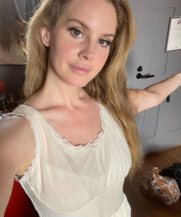 Lana Del Rej selfi