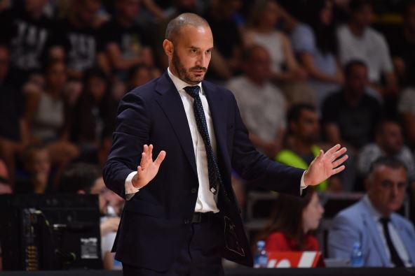 Bogdan Karaičić vodi Partizan protiv Spartaka