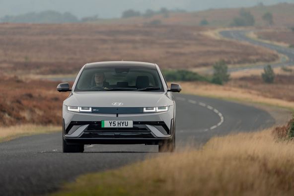 (Image 2) Hyundai IONIQ 5 and All-new SANTA FE win at the Autotrader Drivers’ Choice Awards 2025 copy.jpg