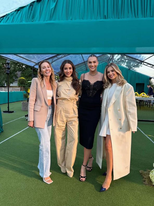 Jelena Đoković pozira sa Tamarom Kalinić