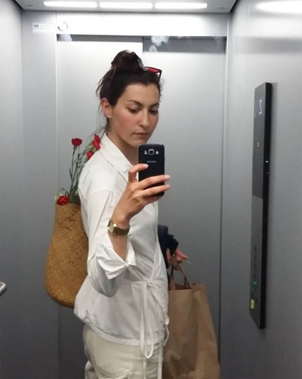 Majda Vidaković selfi u liftu