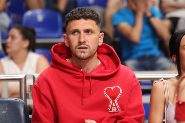 Miloš Veljković na košarkaškoj utakmici Zvezde