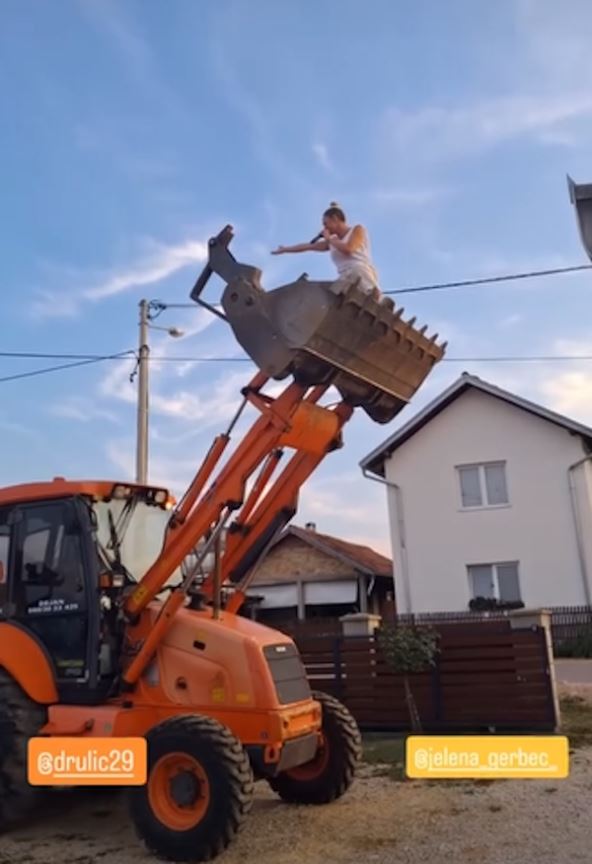 Jelena Gerbec u bageru