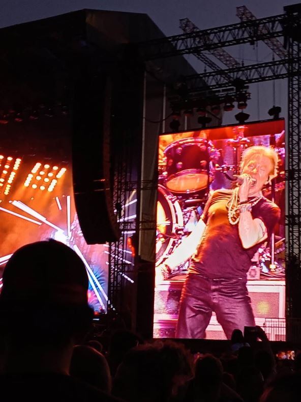 Axl Rose na koncertu na Ušću