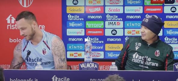 Marko Arnautović i Siniša Mihajlović na konferenciji za novinare u Bolonji