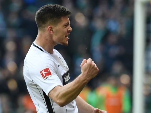 Luka Jović u dresu Ajntrahta