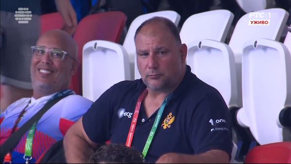 Dejan Savić selektor Crne Gore gleda Srbiju.