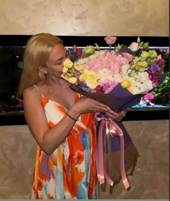 Milica Todorović sa buketom