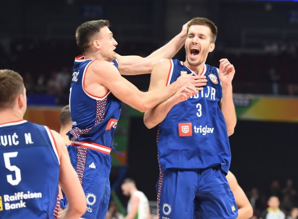 Aleksa Avramović i Filip Petrušev u dresu reprezentacije Srbije