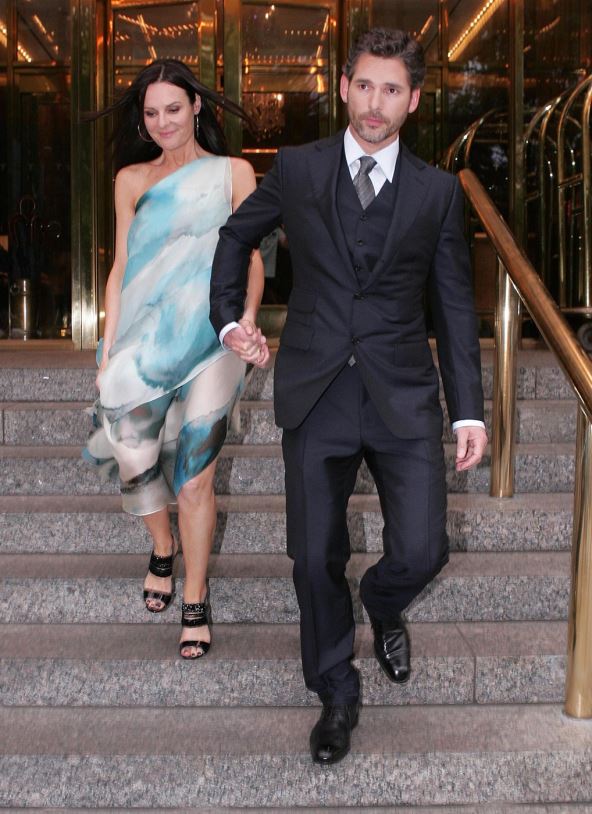 Erik Bana sa suprugom