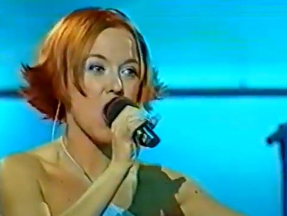 Maja je nastupila na Dori 2001. godine