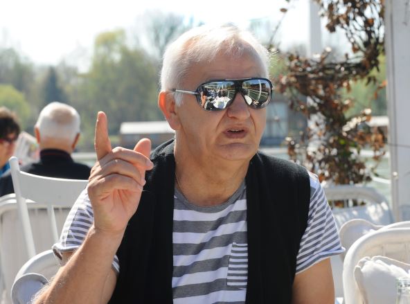 Ivan Golac daje intervju u Beogradu