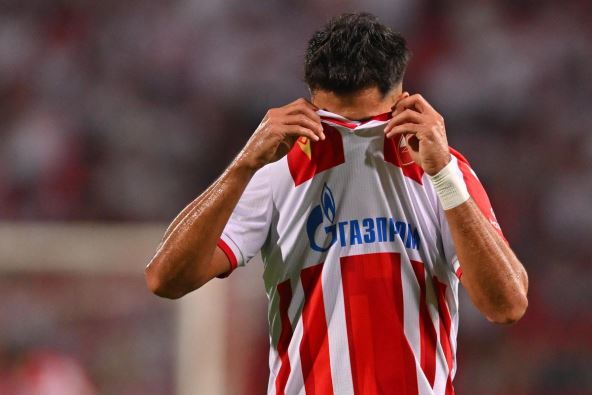 Rodrigao crveni karton na Zvezda Leh