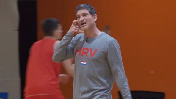 Ivan Rudež hrvatski trener na košarkaškoj klinici