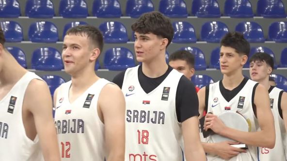 Srbija U16, dodela medalja (1).jpg