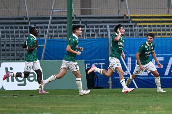 Željko Gavrić slavi gol u Ligi konferencije410.jpg