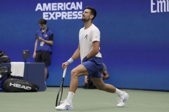 Novak Đoković se zagreva na US Openu