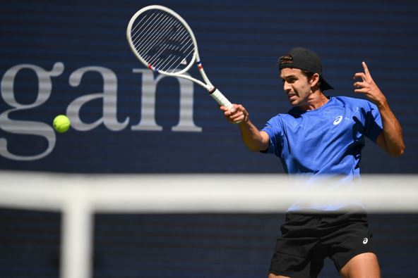 Zakarija Svajda američki teniser protiv Novaka Đokovića