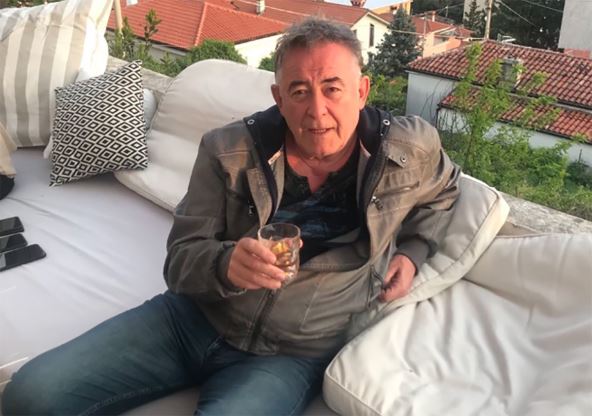 Mima KAradžić živi kao mladić