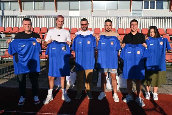 Prvi trening fudbalske reprezentacije Srbije u Staroj Pazovi 2.jpg