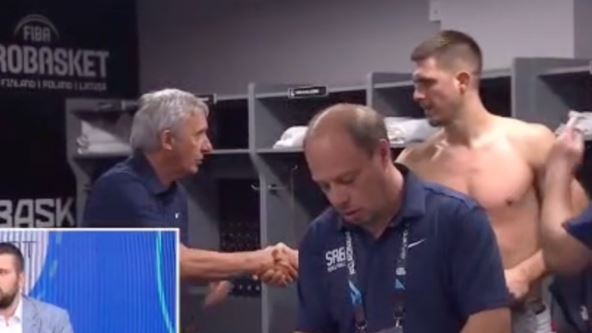 Pešić se izvinjava Marinkoviću.jpg