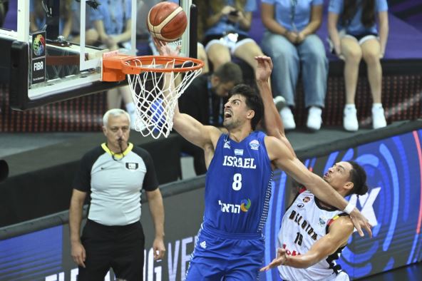 Deni Avdija u prodoru na Eurobasketu