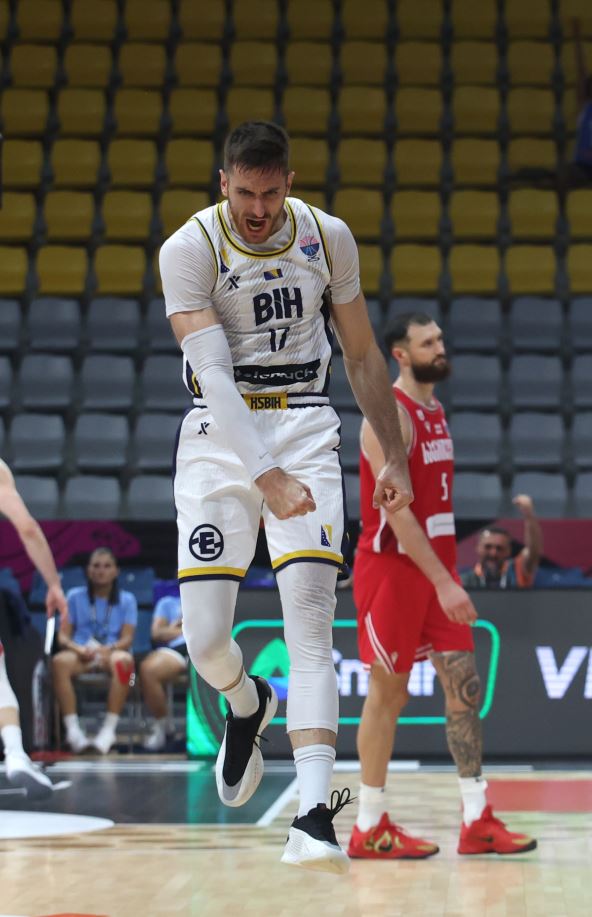 Aleksandar Lazić slavi trojku na BiH protiv Gruzije