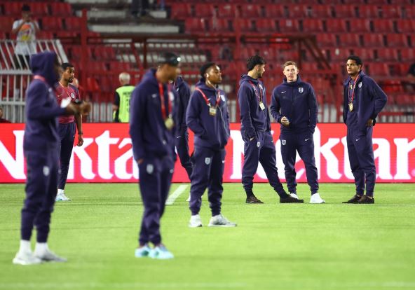 Reprezentacija Engleske na zagrevanju na Marakani