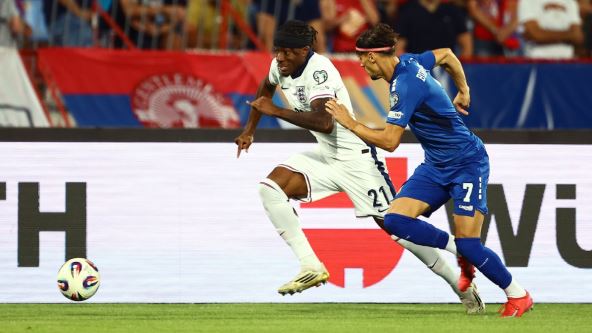 Noni Madueke protiv Veljka Birmančevića na Srbija Engleska