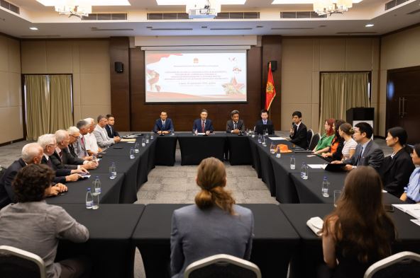 Kineska ambasada (2) copy.jpg