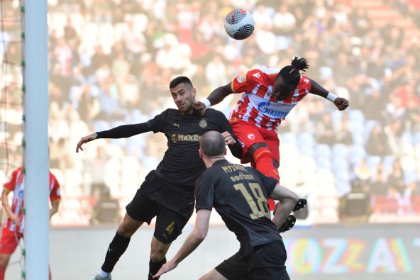 Šerif Endiaje na derbiju Zvezda Partizan