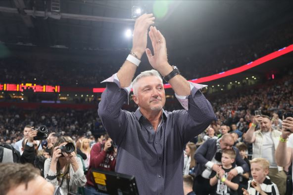 Toni Kukoč na meču Partizana