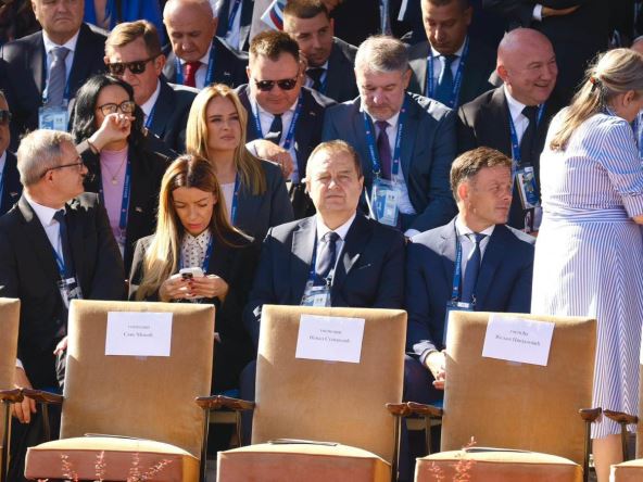 Vojna parada 2025 - Državni zvaničnici stigli na paradu (1).jpg