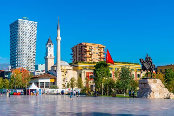 Tirana, Albanija.jpg