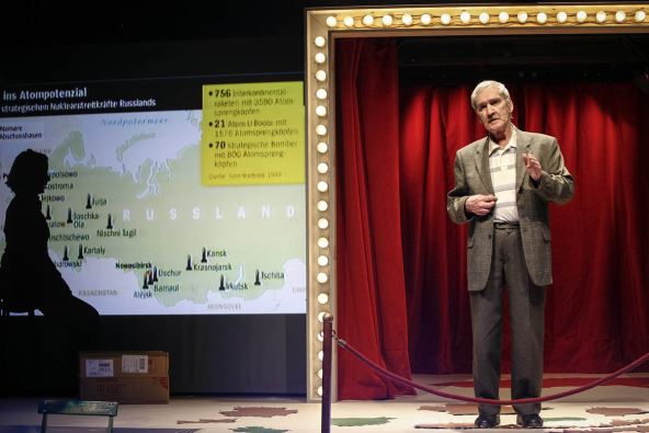 Stanislav Petrov (2).jpg