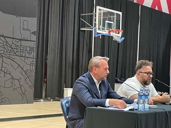 Ostoja Mijailović na konferenciji 4.jpg