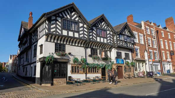 Crno-bela kuća u Česteru u Engleskoj