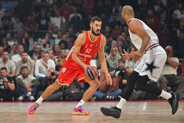 Nikola Kalinić u prodoru na Zvezda Armani