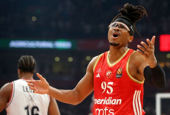 Čima Moneke nervozno reaguje na Zvezda Armani