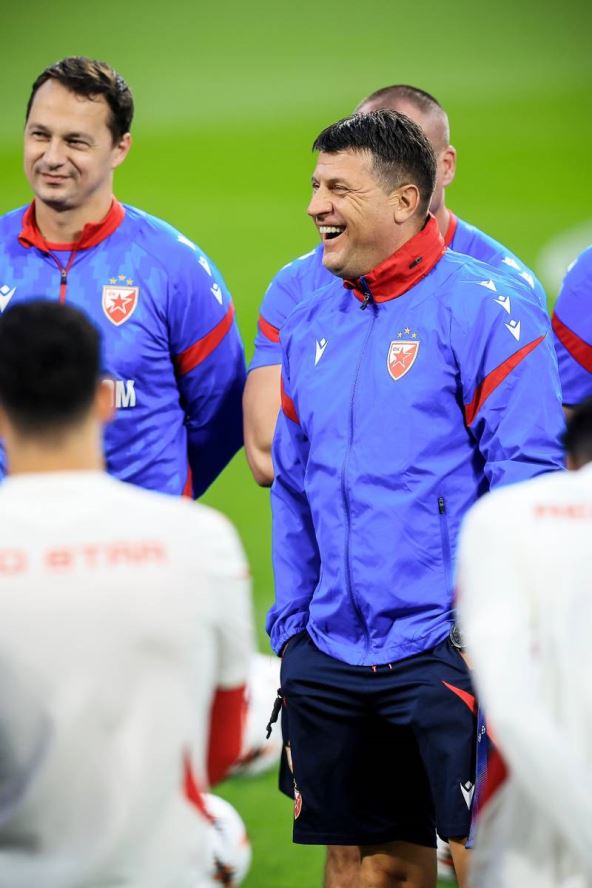 Vladan Milojević na treningu pred Porto Zvezda