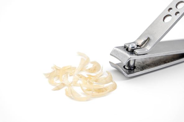 odsečeni nokti i grickalica