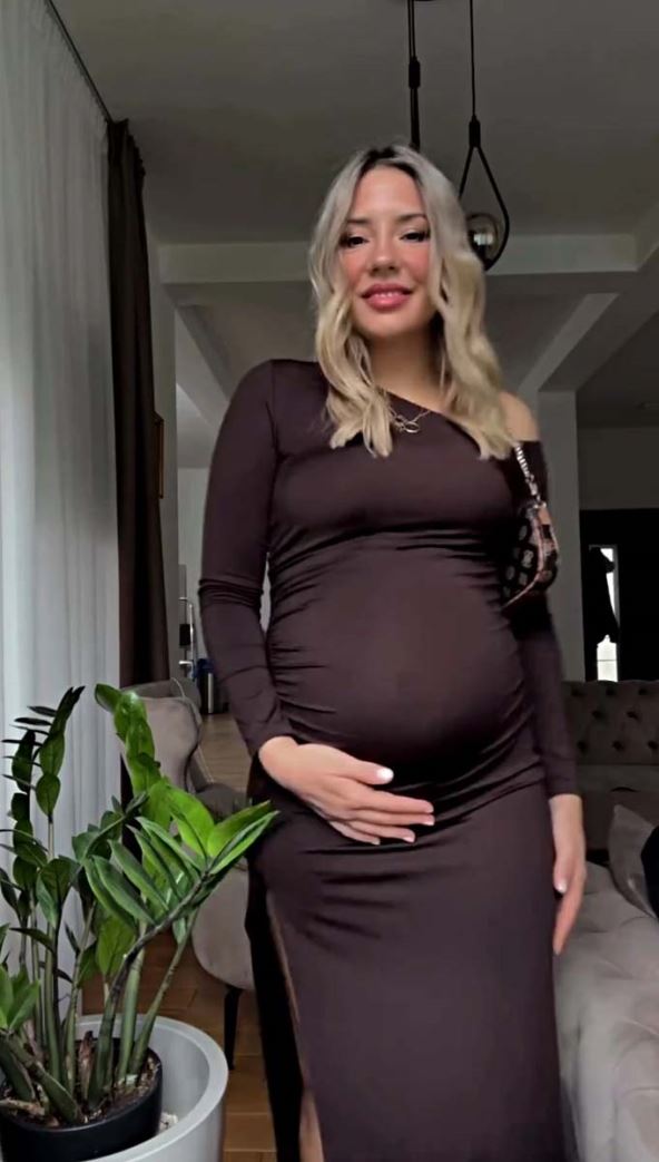 Skaj Vikler žena 2.jpg